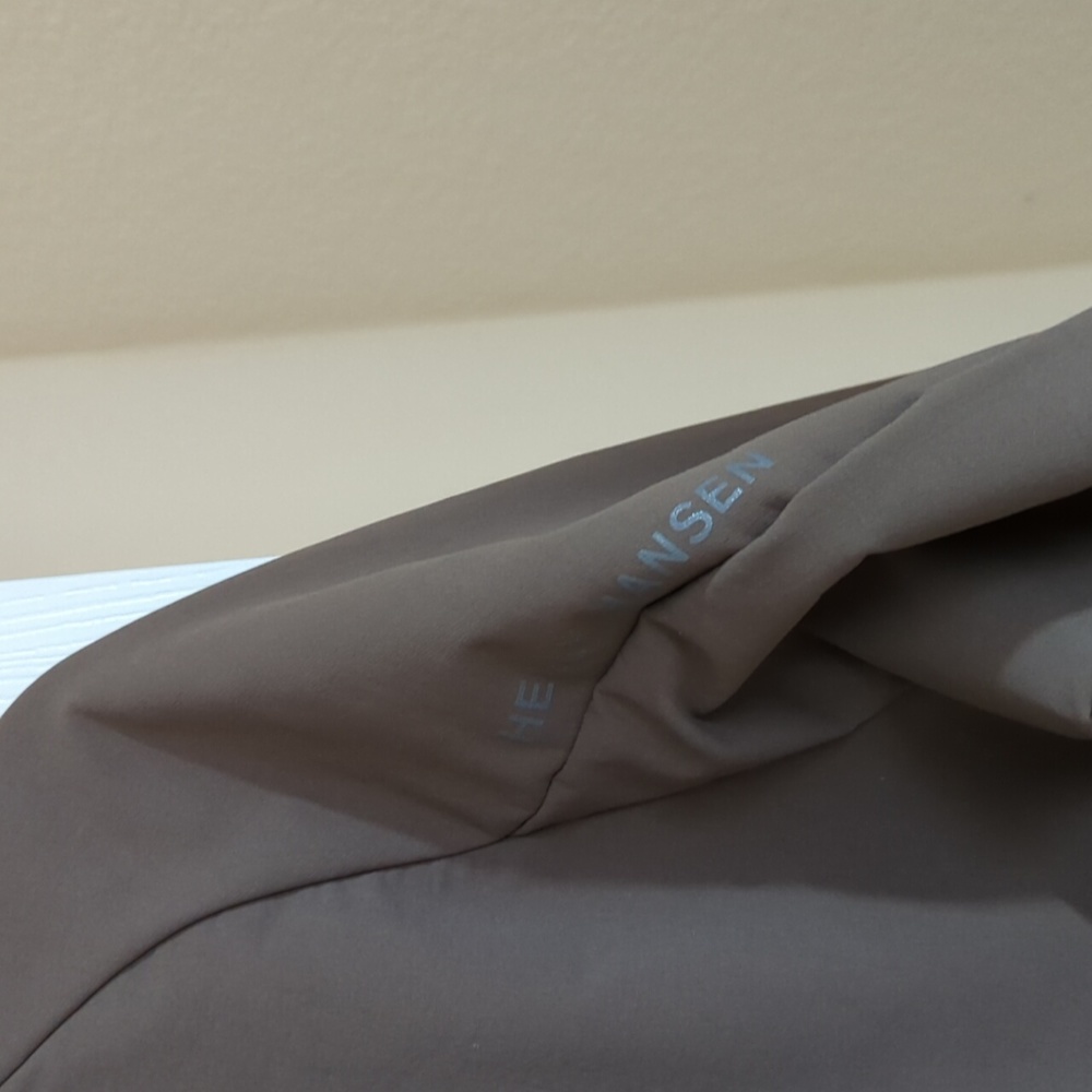 Hh Man's Jacket - image 6